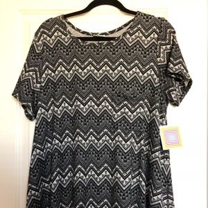 LuLaRoe black and gray chevron Carly